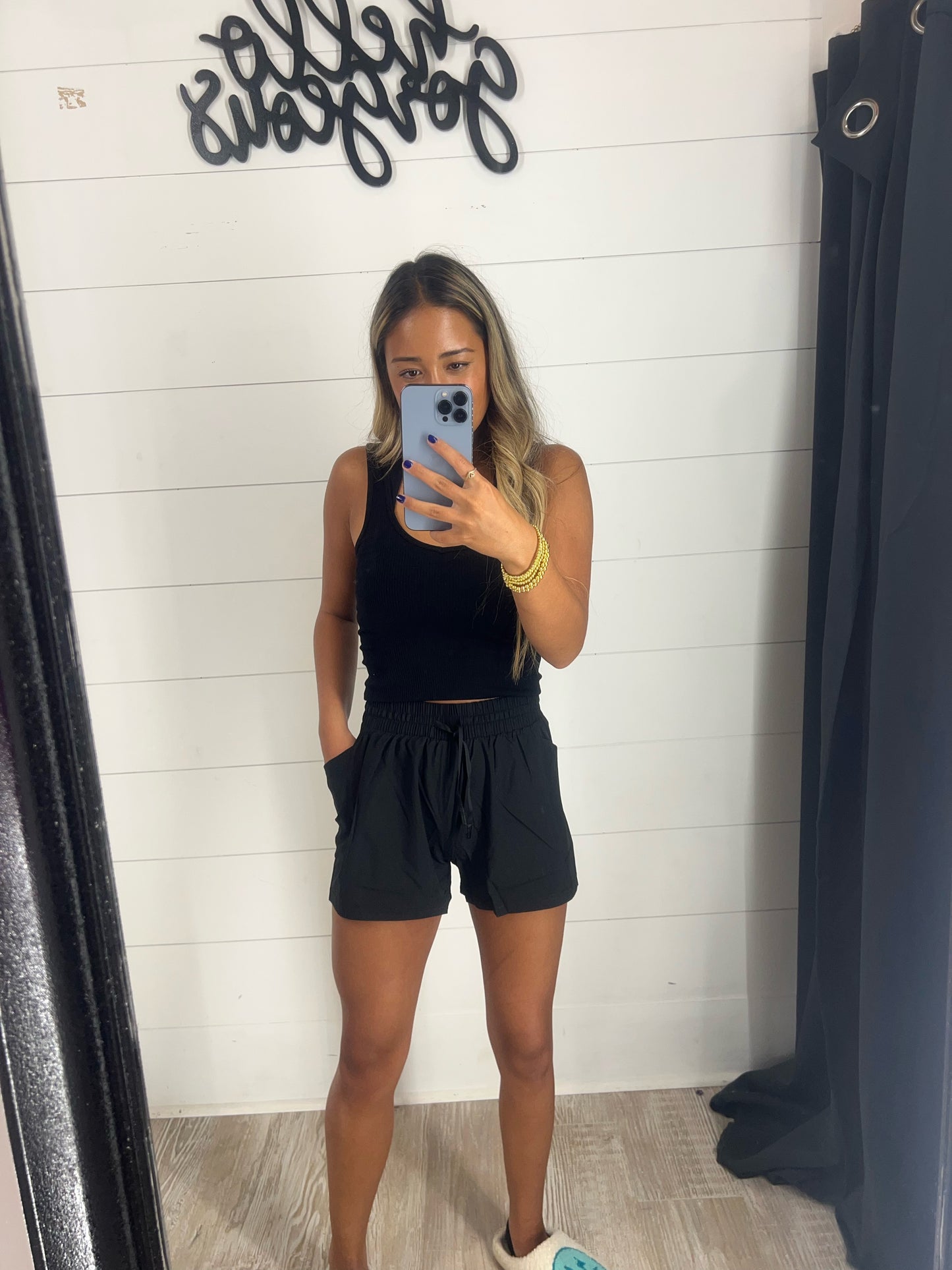 Drawstring Pocket Athleisure Shorts