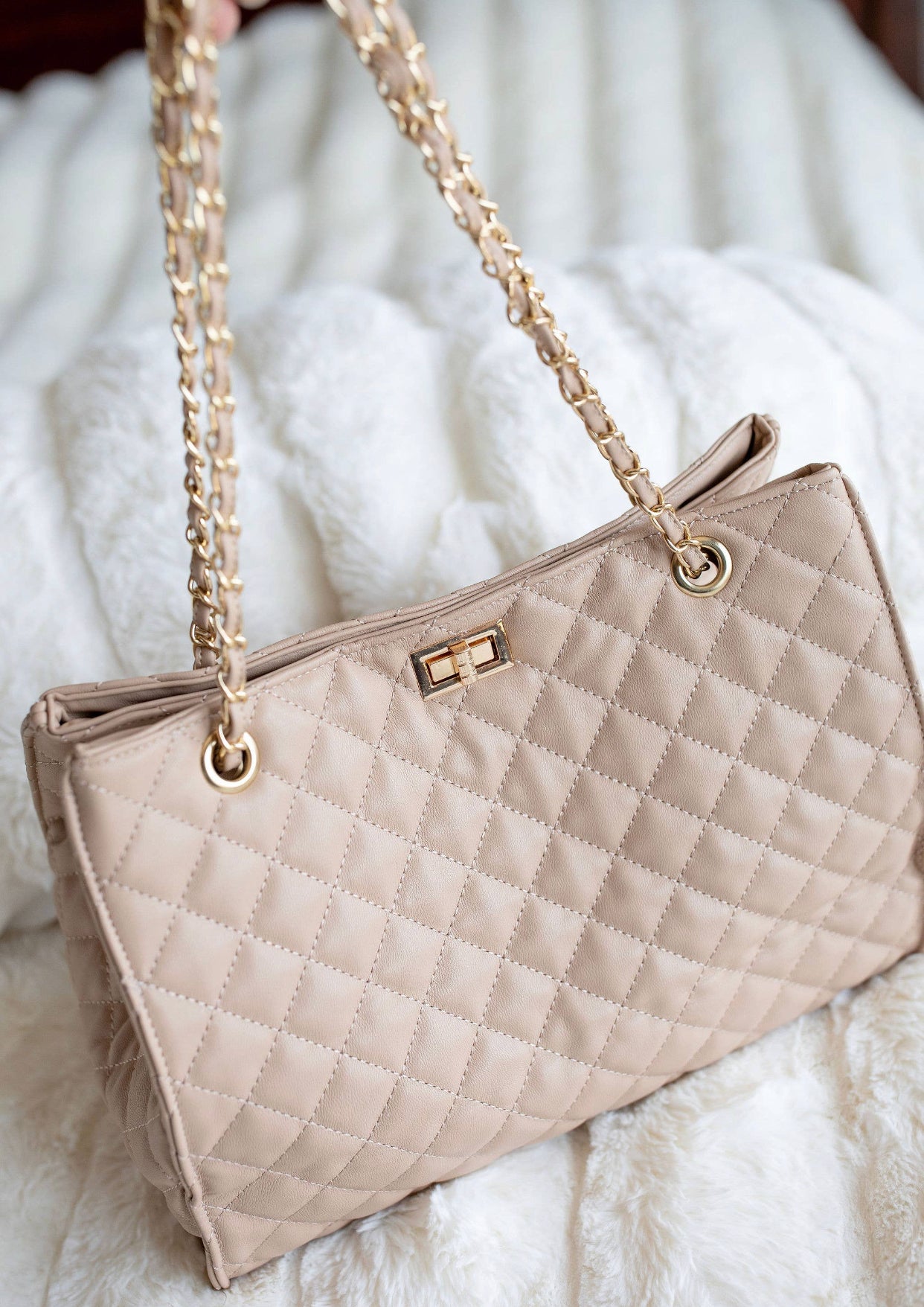 Kelly Quilted Shoulder Handbag