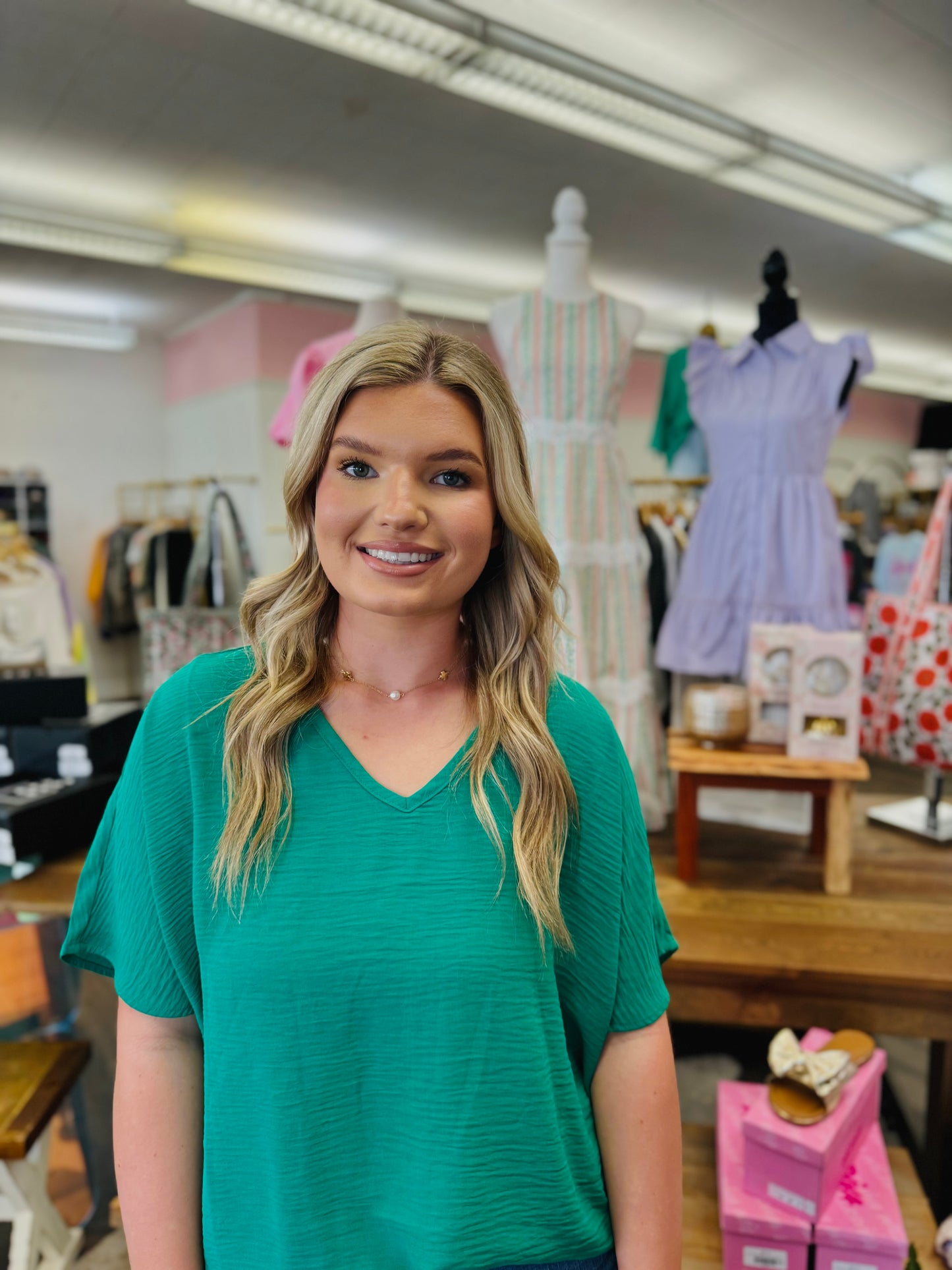 Woven Airflow V-Neck Dolman Short Sleeve Top - Kelly Green