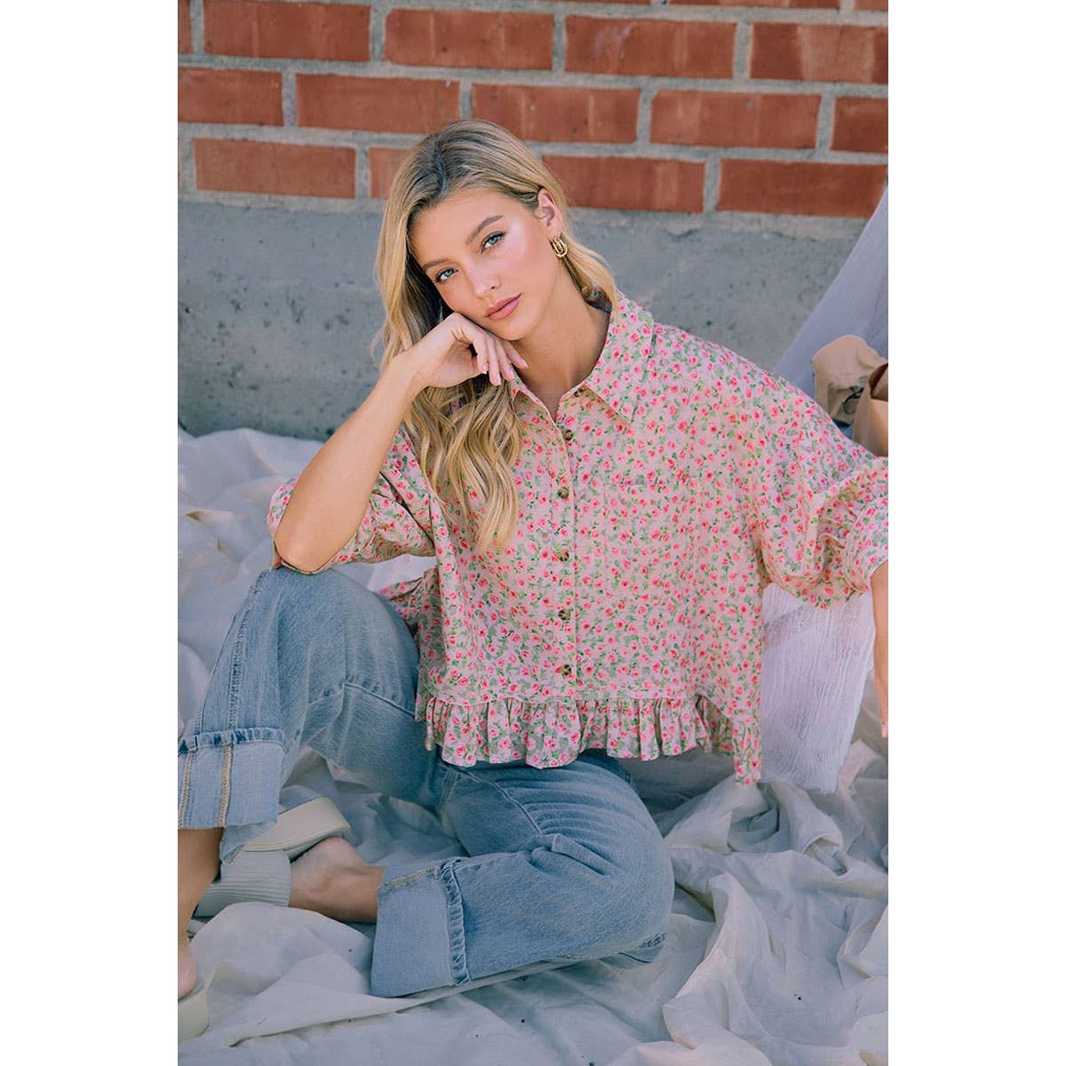 DUSTY ROSE FLORAL RUFFLE HEM BUTTON DOWN BLOUSE